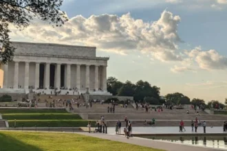 Walking the National Mall: Distances, Routes, and Survival Tips