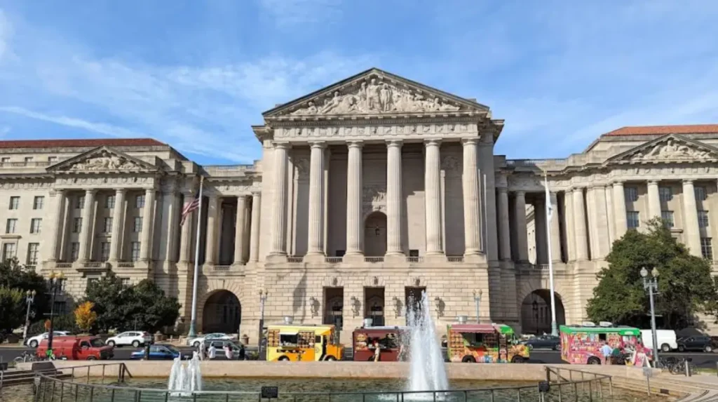 What is the National Mall and how long is it?