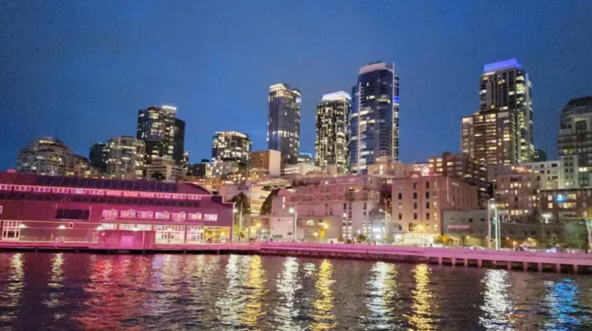 Pike Place Market Seattle: Must-See Food Spots and Top Attractions Guide