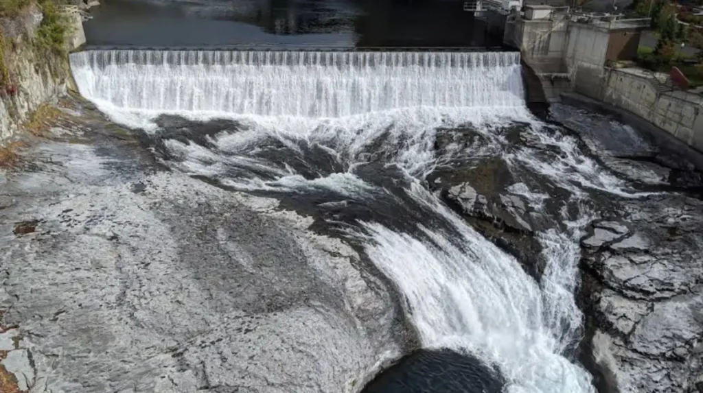 How much does it cost to visit Spokane Falls viewing areas?