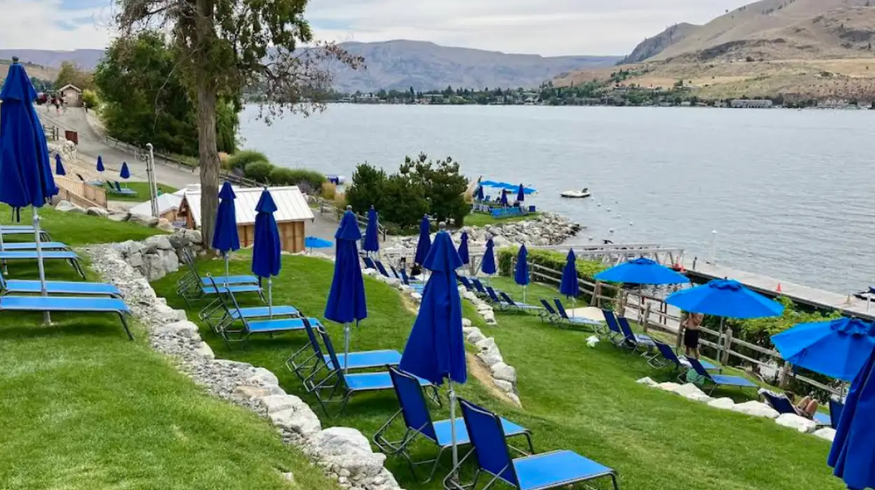 Lake Chelan Washington Vacation Guide: Complete Guide to Wine and Water Adventures