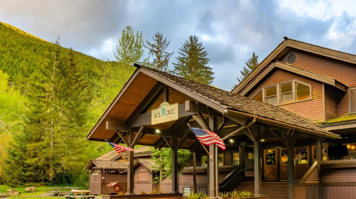 Sol Duc Hot Springs Guide: Relaxation in Nature for Washington Visitors