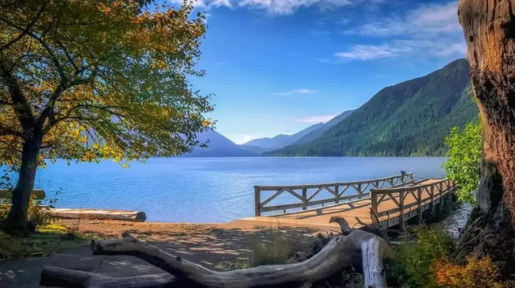 What is Lake Crescent in Washington?