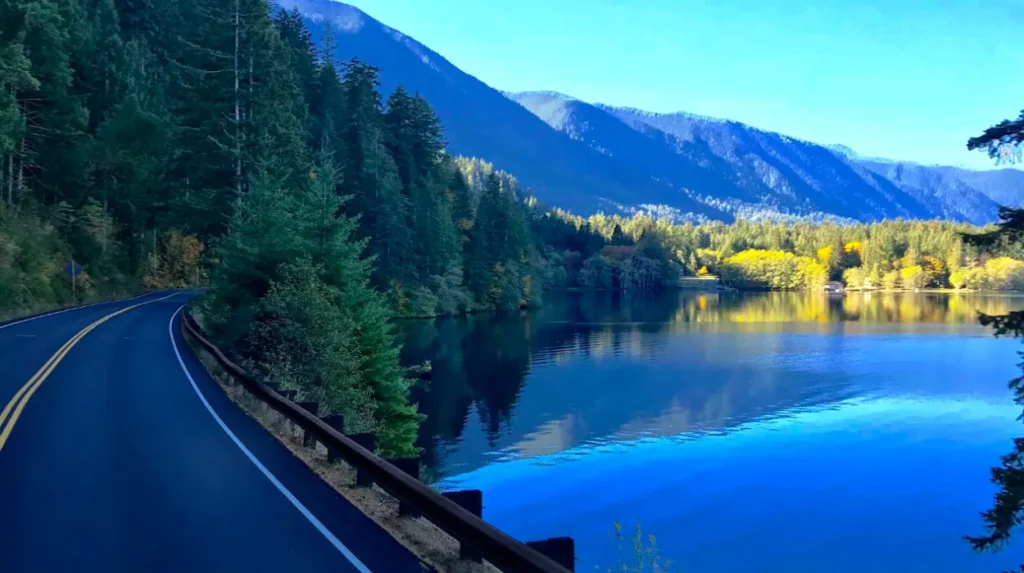 What makes Lake Crescent good for evergreen search content?