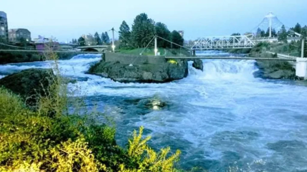 What makes Spokane a good day-trip base?