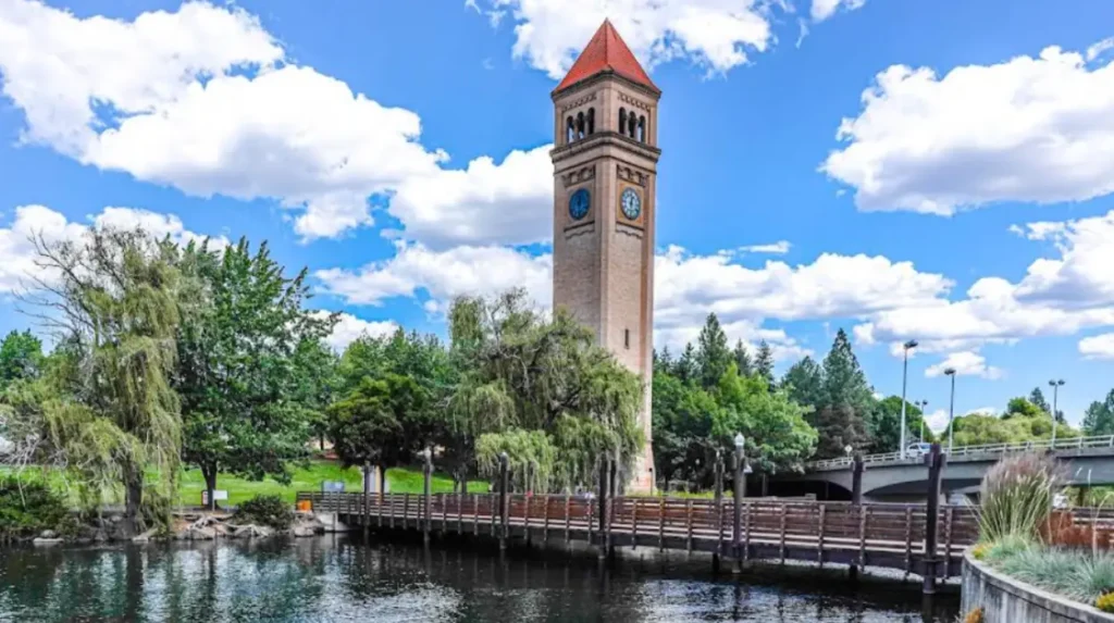 When is the best time to visit Riverfront Park by season?