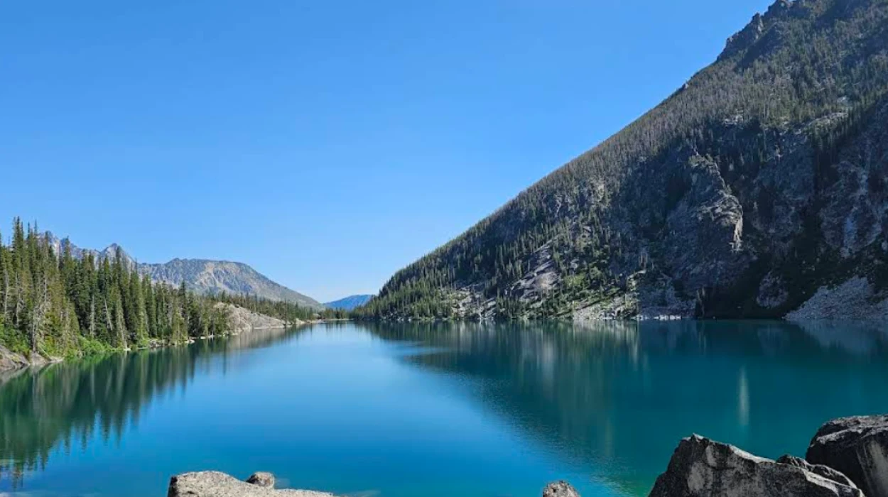 Colchuck Lake Hike Guide: Washington State Adventure Tips