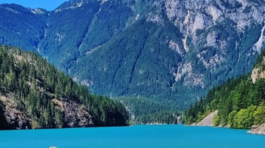 Why is the water in Diablo Lake a distinct turquoise color?